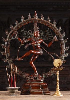  The Cosmic Dance of Shiva  - A Meditation on Form and Chaos in Ancient Indonesian Sculpture!