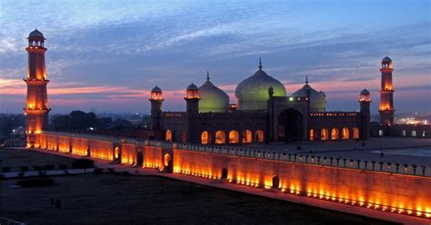 The Mosque at Lahore, a Symphony of Light and Shadow!